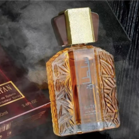 Long-lasting unisex fragrance oil in a sleek glass roll-on bottle.